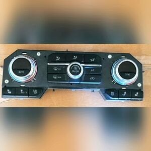 NOS 2017-19 CHEVY SILVERADO GMC SIERRA HEATING & A/C ASSEMBLY 815372982 GM RARE